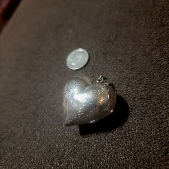 VTG Sterling Silver Puffy Heart Locket Pendant Etched handcrafted 925 locket y2k - Picture 16 of 16